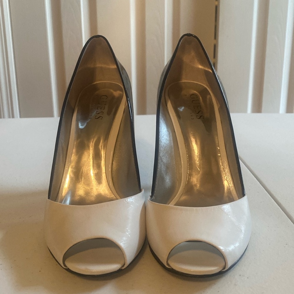 Guess by Marciano Black and white leather Heels